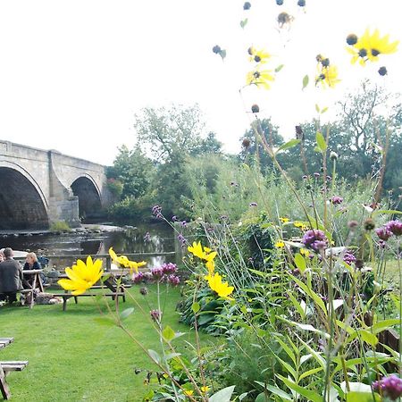 The Bull Inn West Tanfield Ripon Bagian luar foto